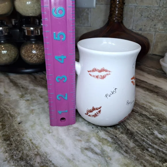 Mary Kay Kisses Shades of Red Lipstick Kisses Lip Prints Coffee Tea Mug Cup - Picture 5 of 8